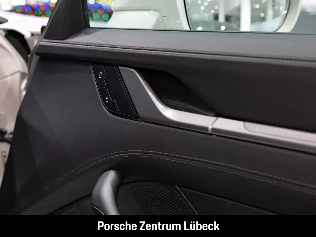 Porsche 992 - Thumbnail 14