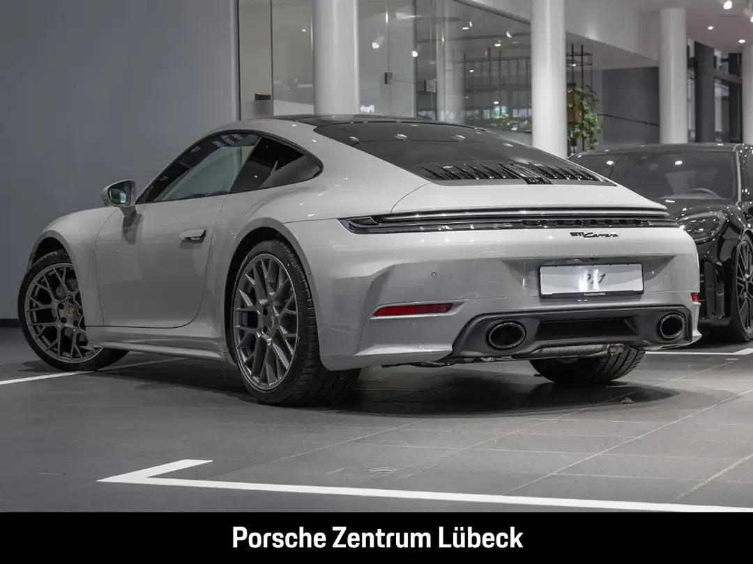 Porsche 992 - Thumbnail 3