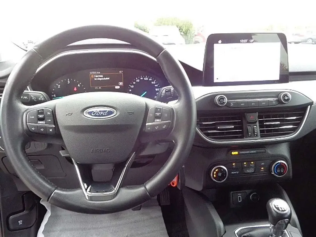 Ford Focus - Thumbnail 12