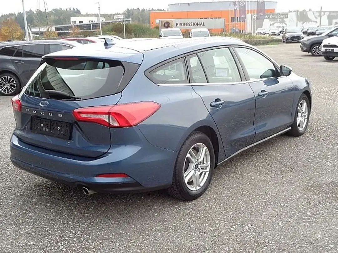 Ford Focus - Thumbnail 4