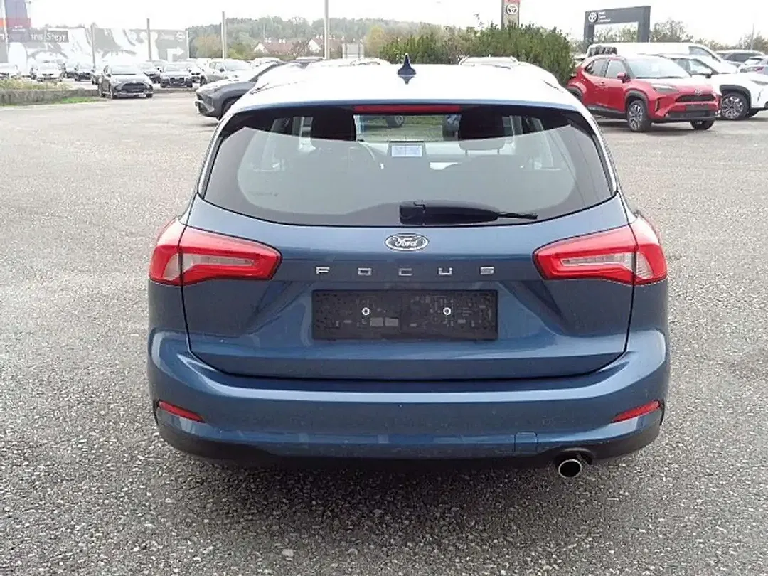 Ford Focus - Thumbnail 5