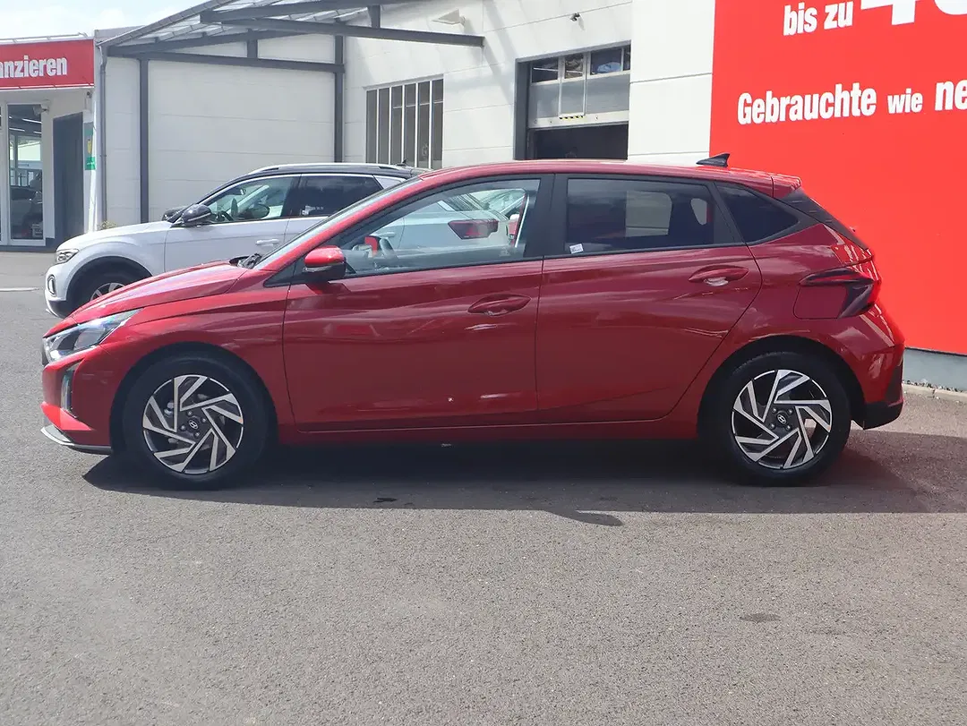 Hyundai i20 - Thumbnail 2