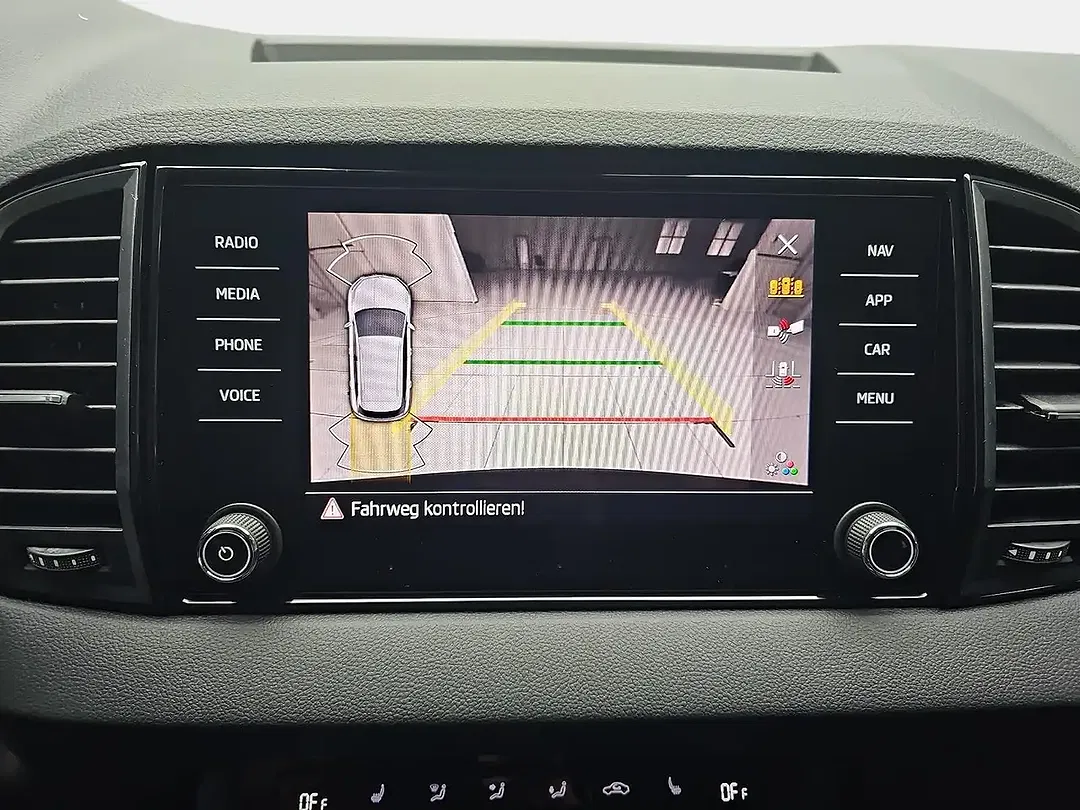 Skoda Karoq - Thumbnail 10
