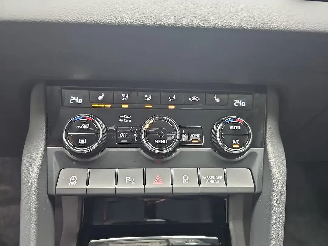 Skoda Karoq - Thumbnail 11