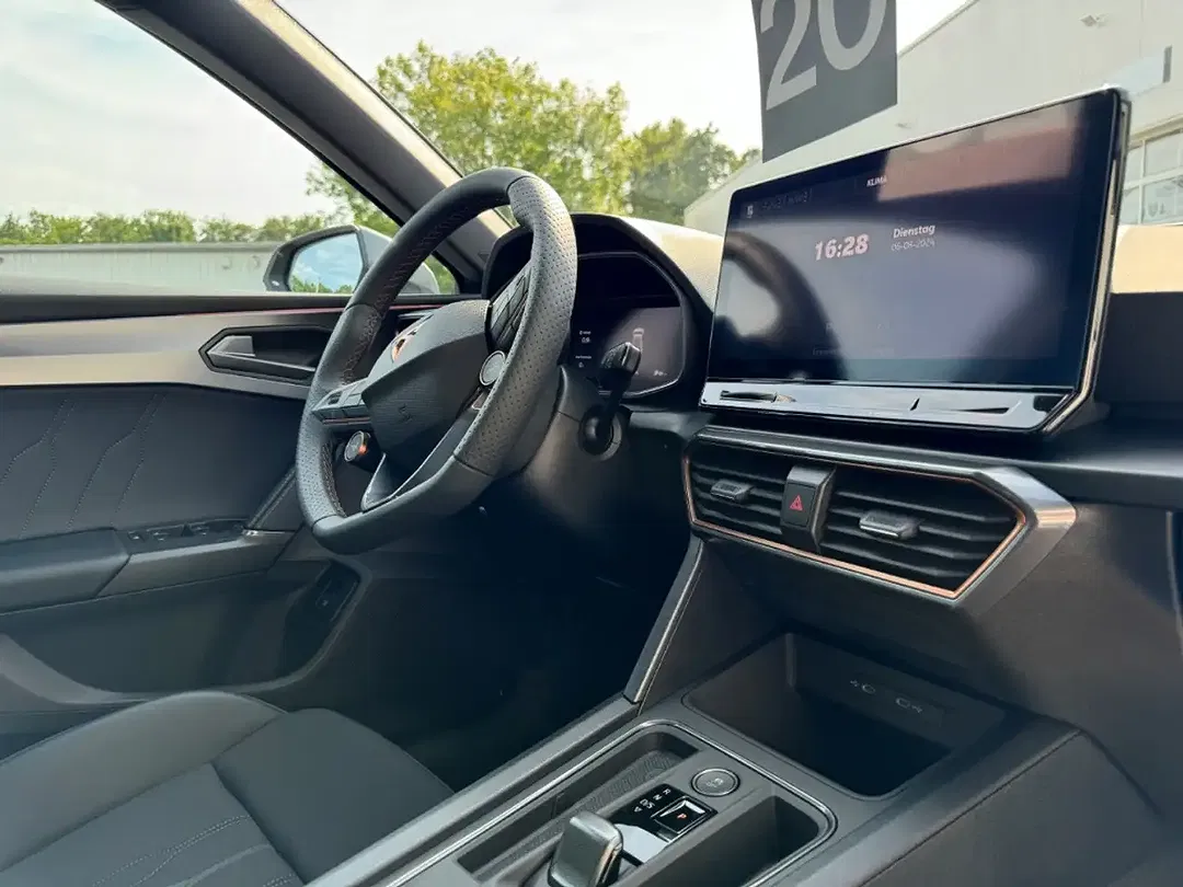 CUPRA Leon - Thumbnail 5