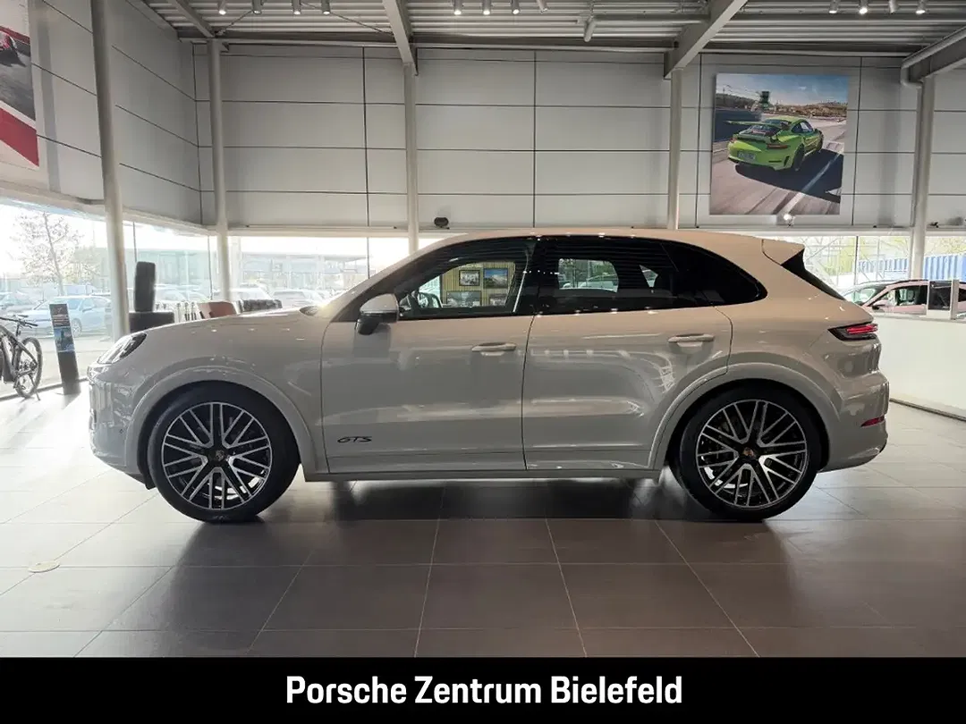 Porsche Cayenne - Thumbnail 13