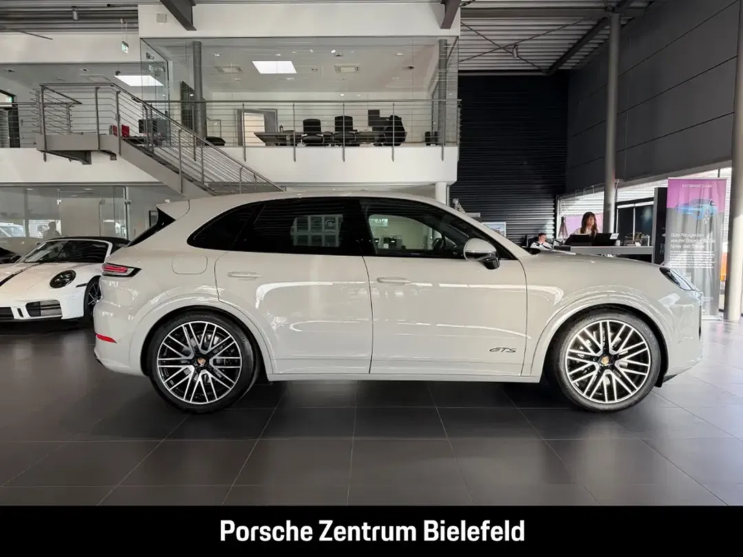 Porsche Cayenne - Thumbnail 6