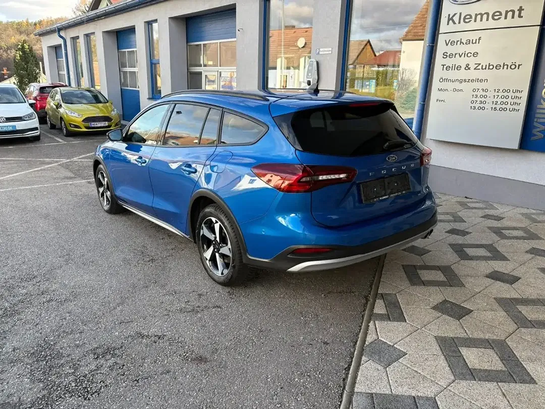 Ford Focus - Thumbnail 4