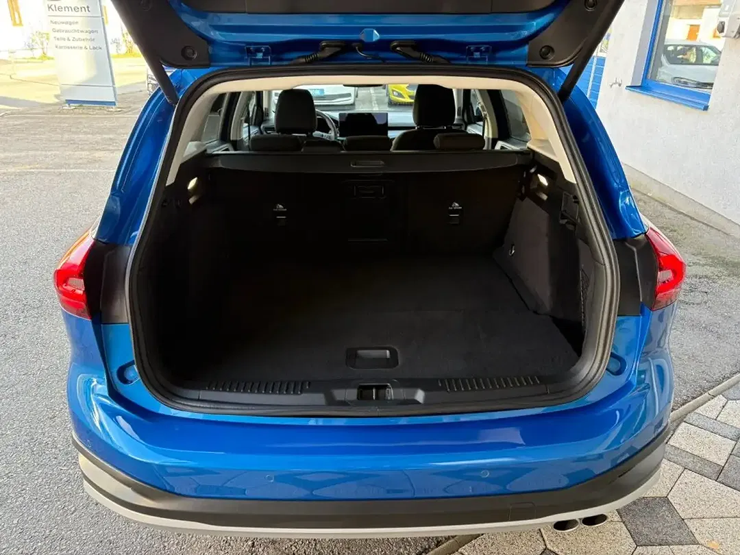Ford Focus - Thumbnail 5