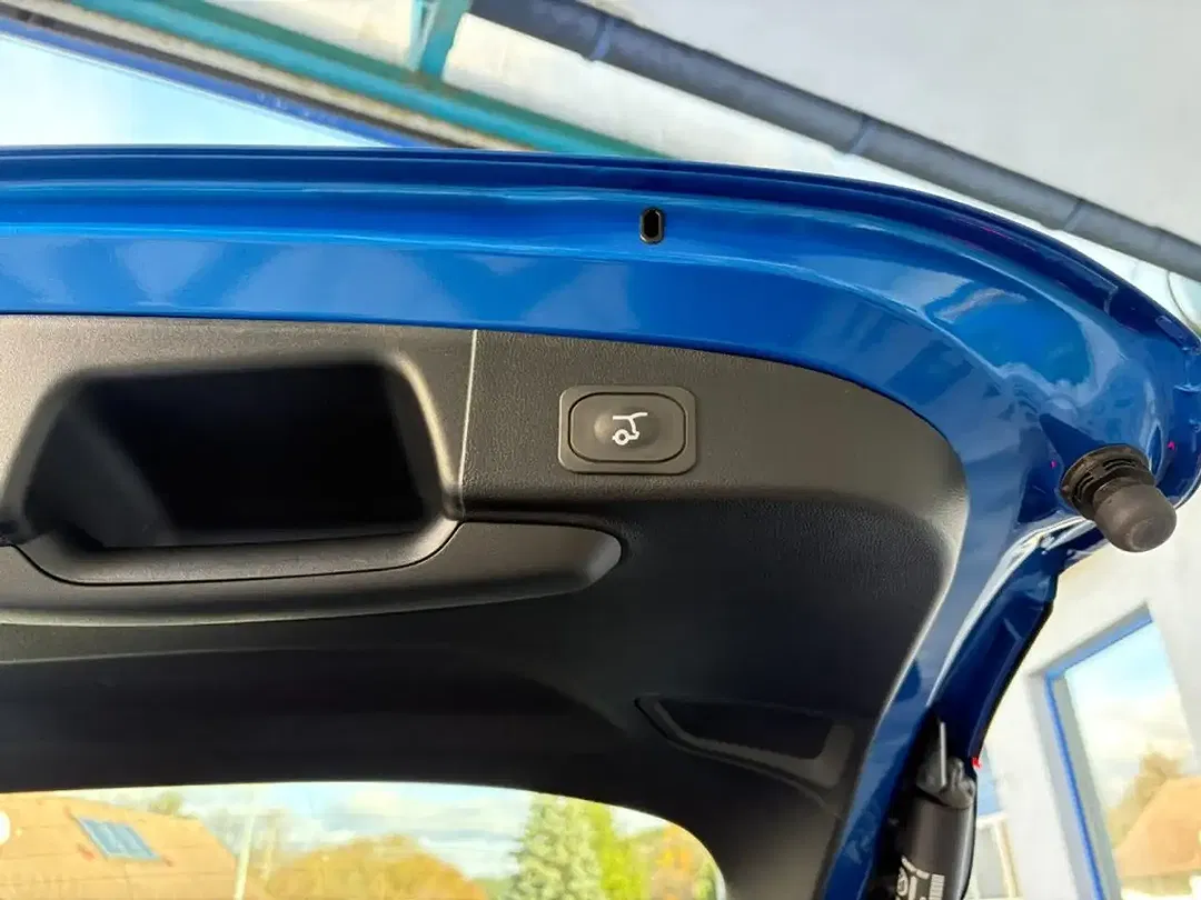 Ford Focus - Thumbnail 6