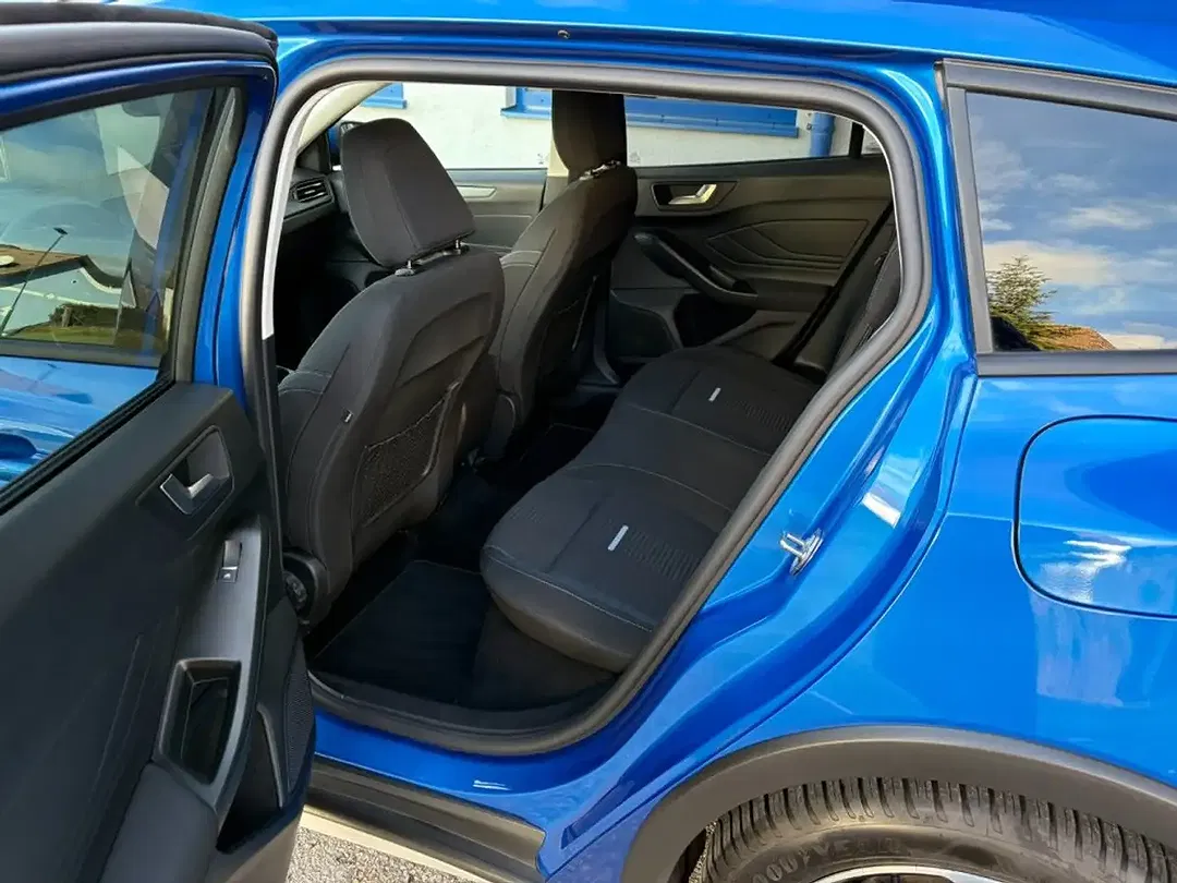 Ford Focus - Thumbnail 7