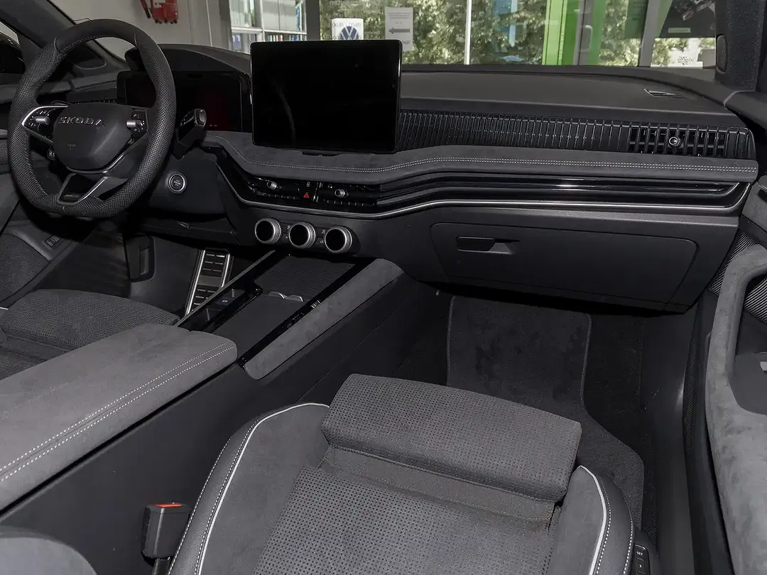 Skoda Superb - Thumbnail 4