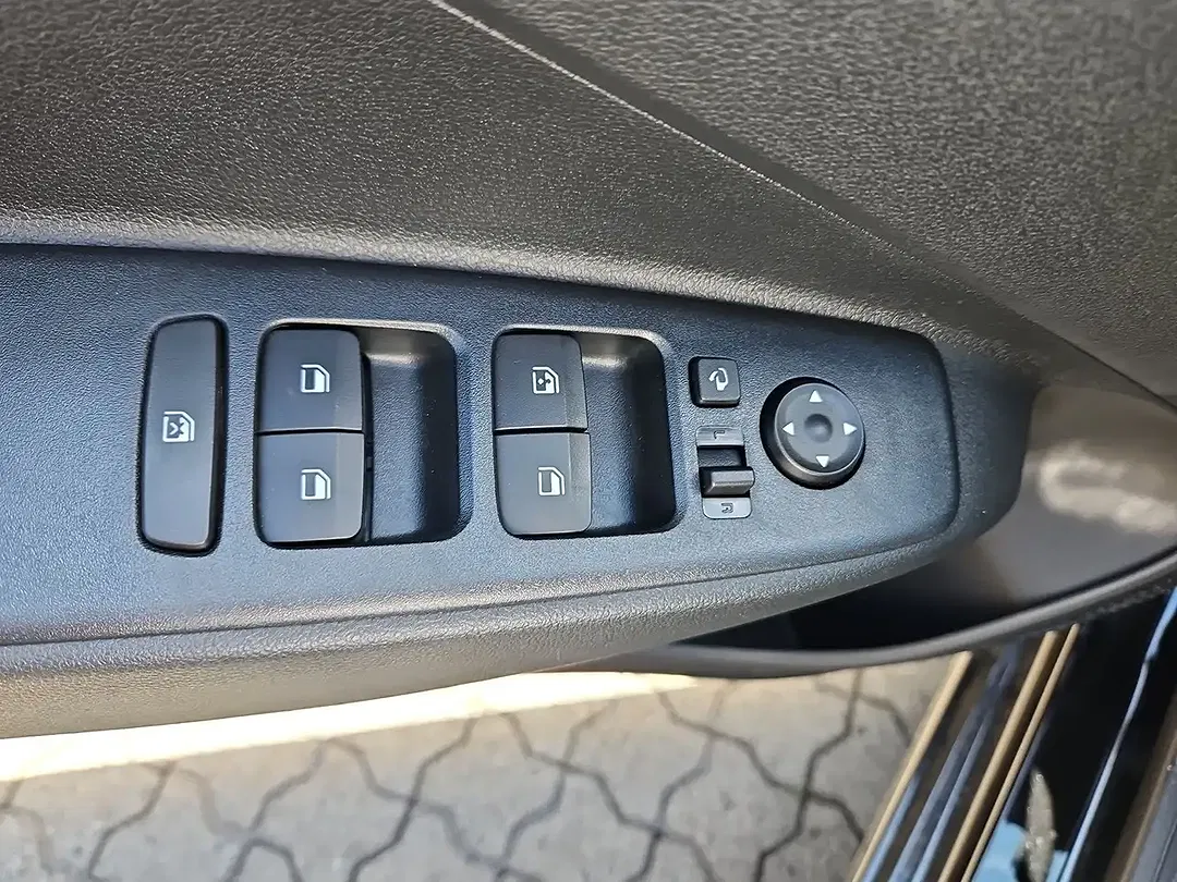 Hyundai i10 - Thumbnail 15