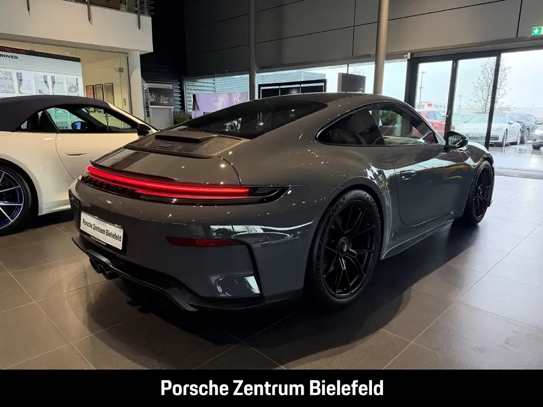 Porsche 992 - Thumbnail 5