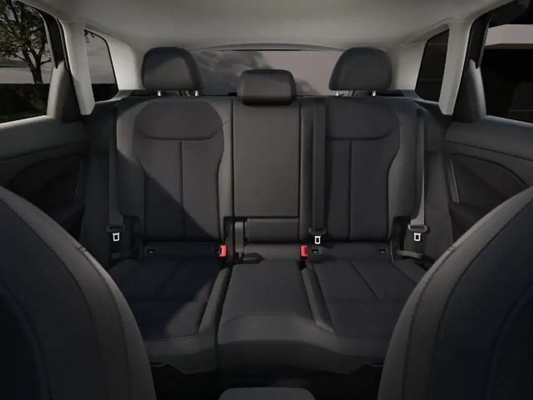 Audi Q3 - Thumbnail 11