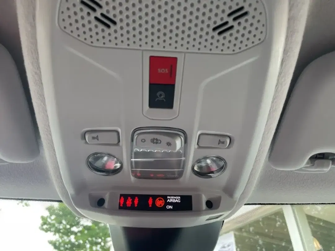 Peugeot 208 - Thumbnail 15