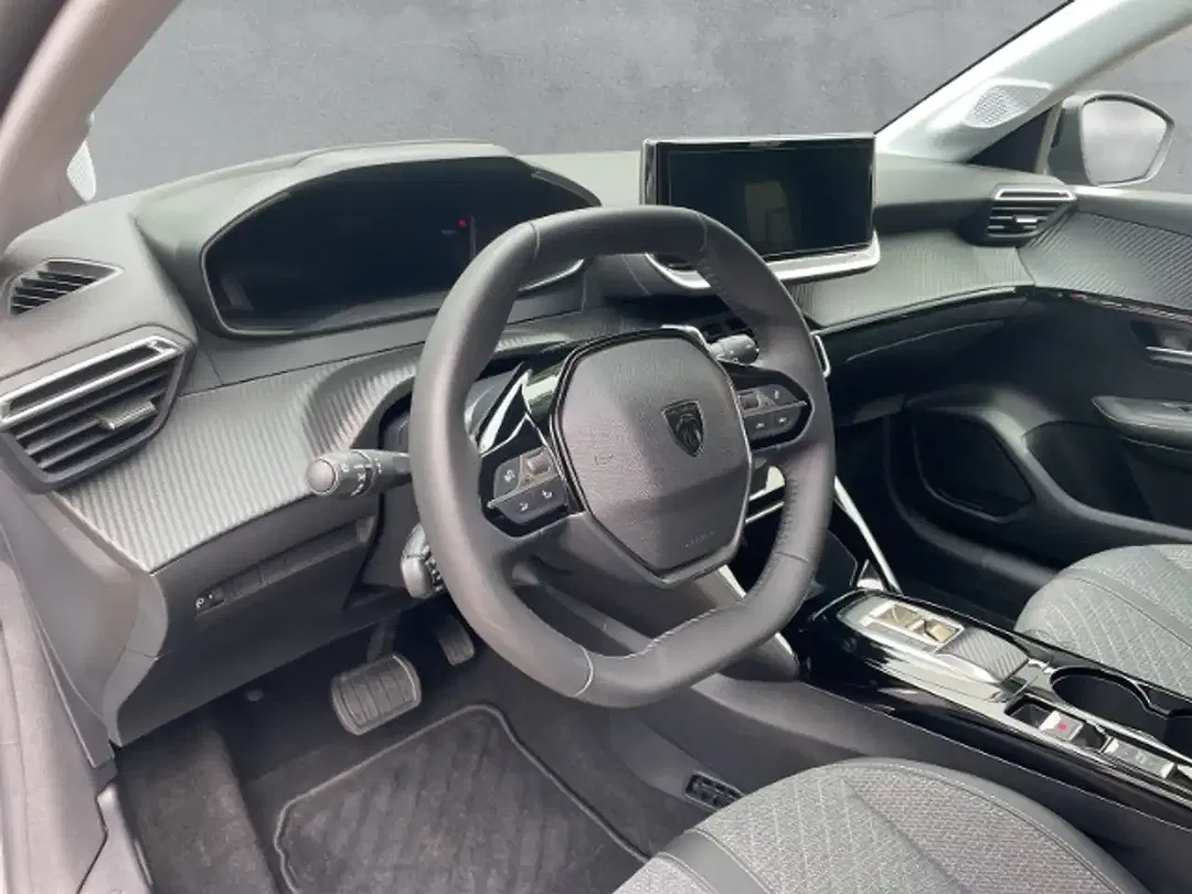 Peugeot 208 - Thumbnail 8