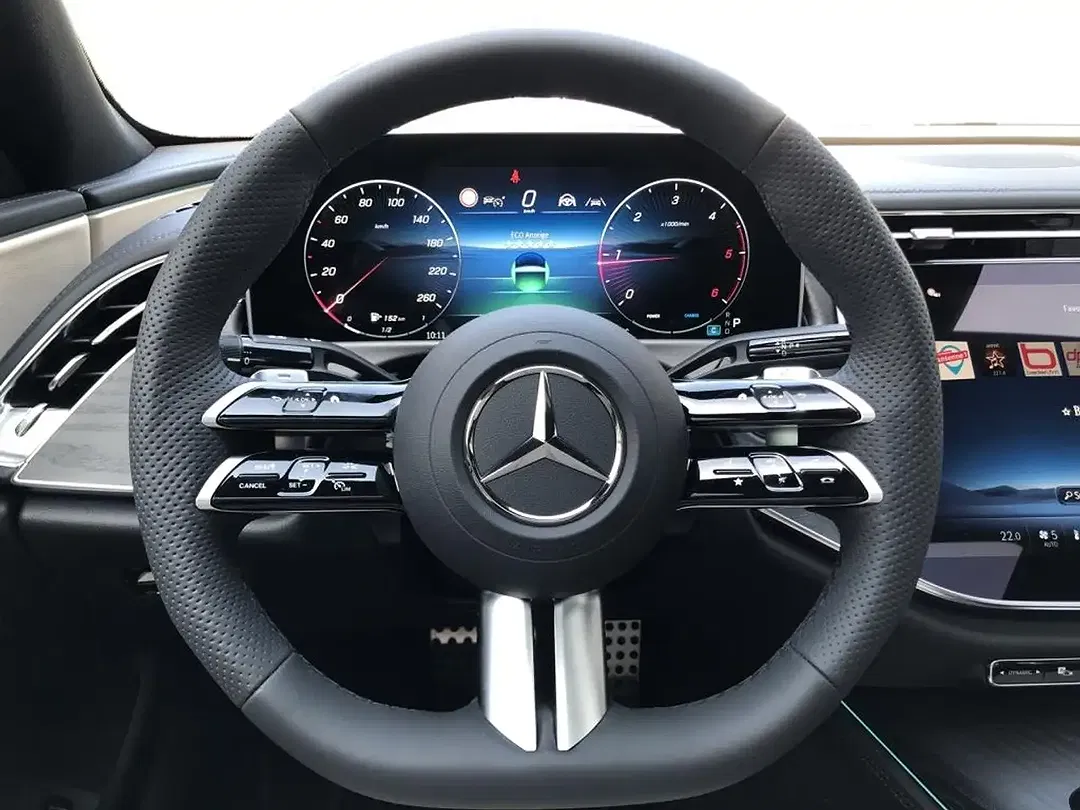 Mercedes-Benz E 220 - Thumbnail 10