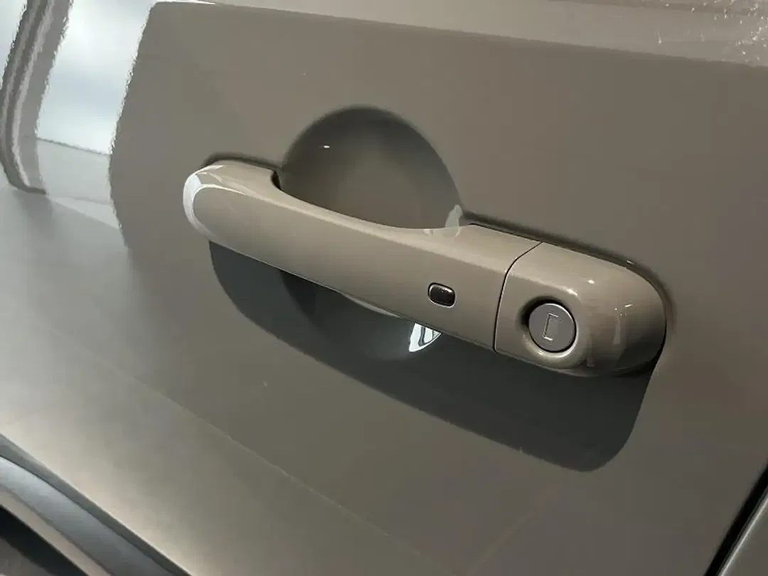 Jeep Renegade - Thumbnail 6