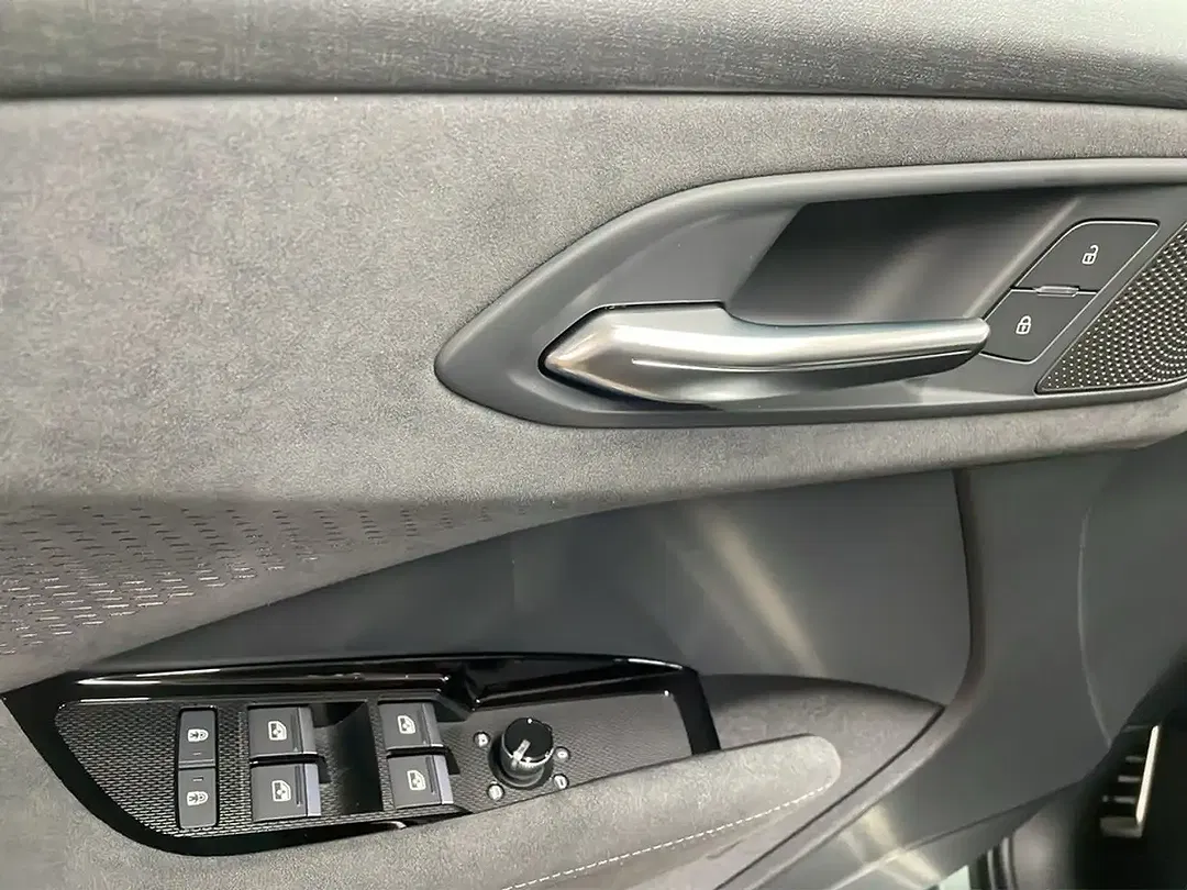 Audi Q3 - Thumbnail 10