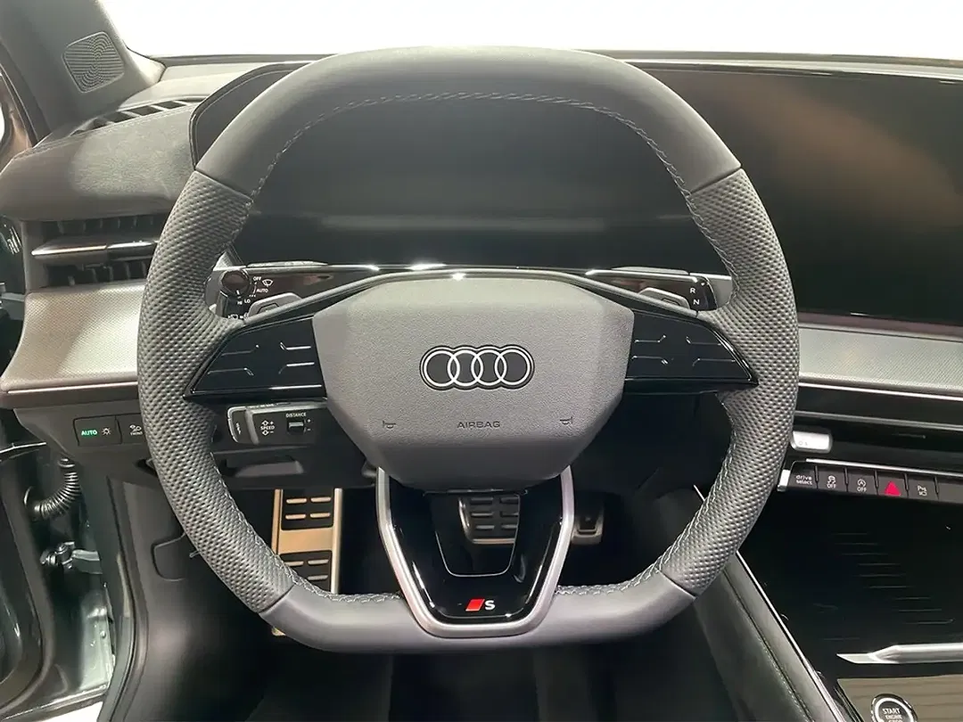 Audi Q3 - Thumbnail 11