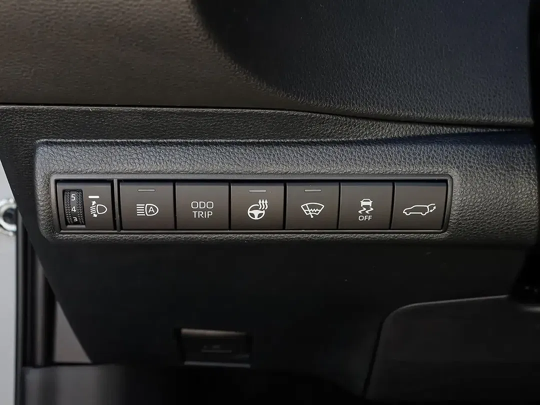 Toyota Corolla - Thumbnail 13