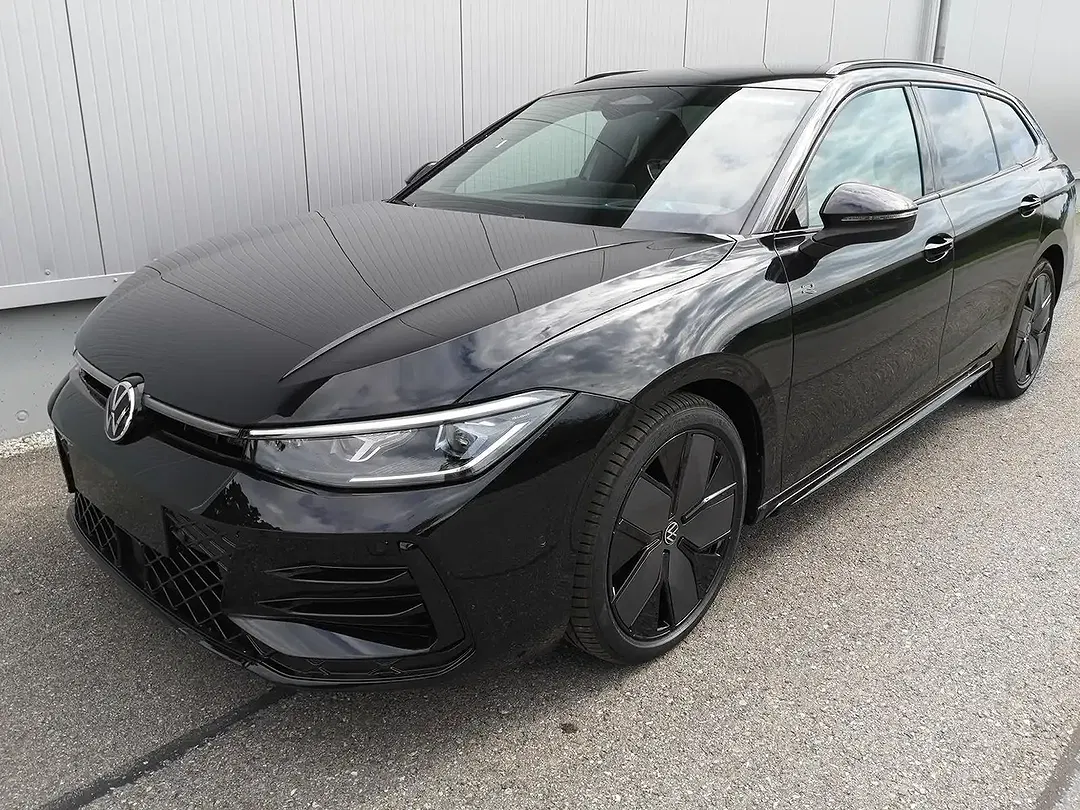 Volkswagen Passat Variant - Thumbnail 1