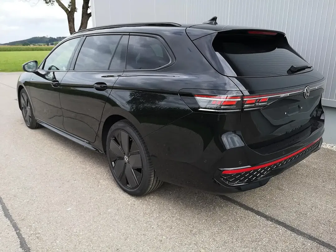 Volkswagen Passat Variant - Thumbnail 2