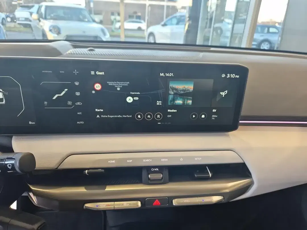 Kia EV4 - Thumbnail 10