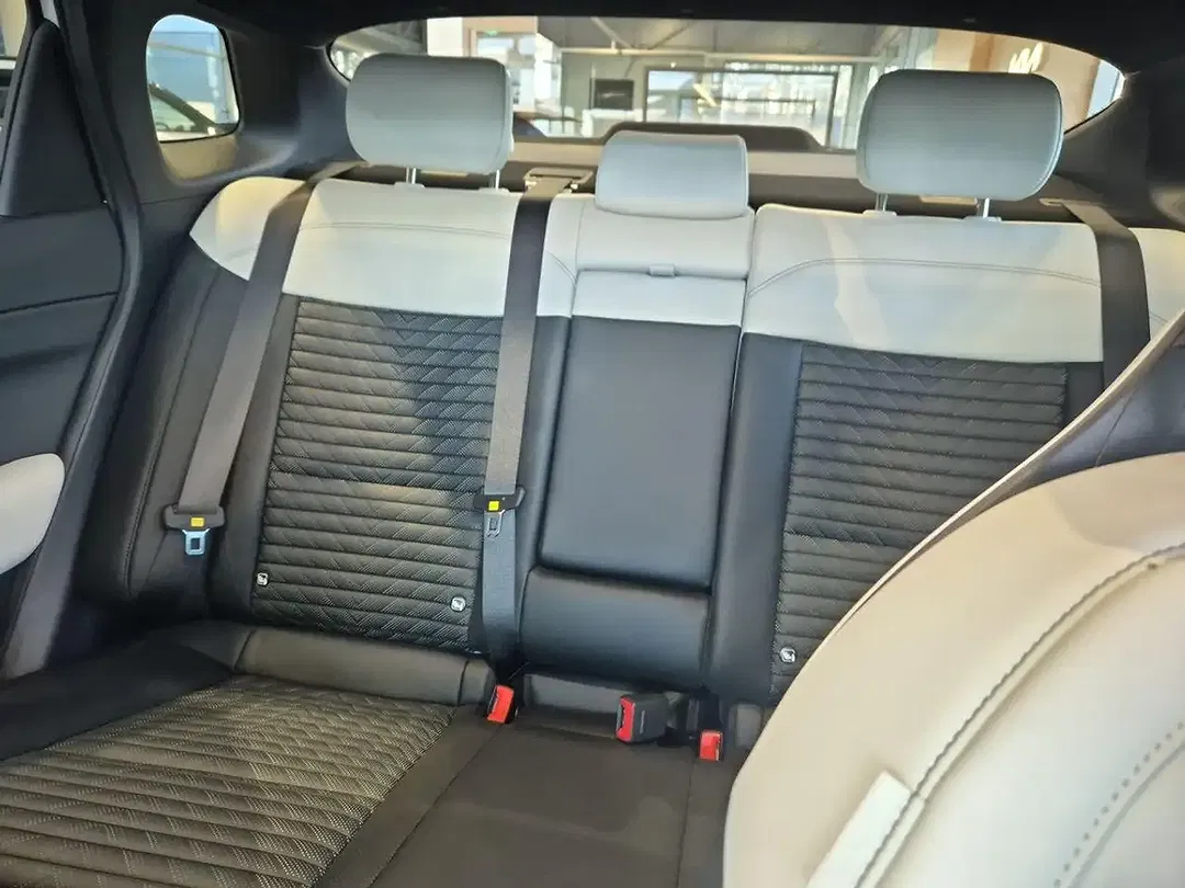 Kia EV4 - Thumbnail 11