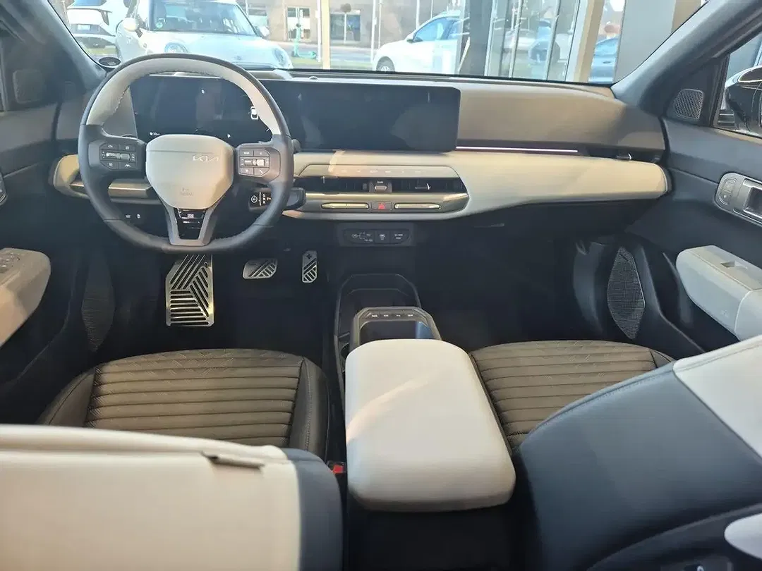 Kia EV4 - Thumbnail 12