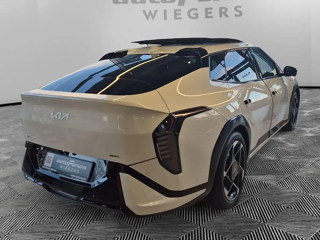 Kia EV4 - Thumbnail 6