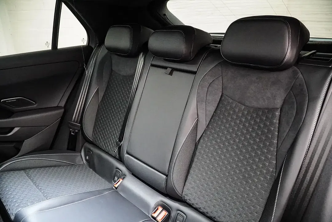 Volkswagen T-Roc - Thumbnail 8