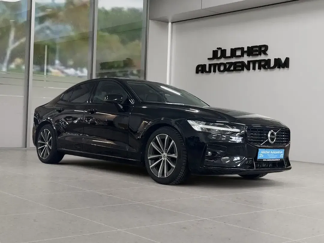 Volvo S60 B5 AWD Plus Dark