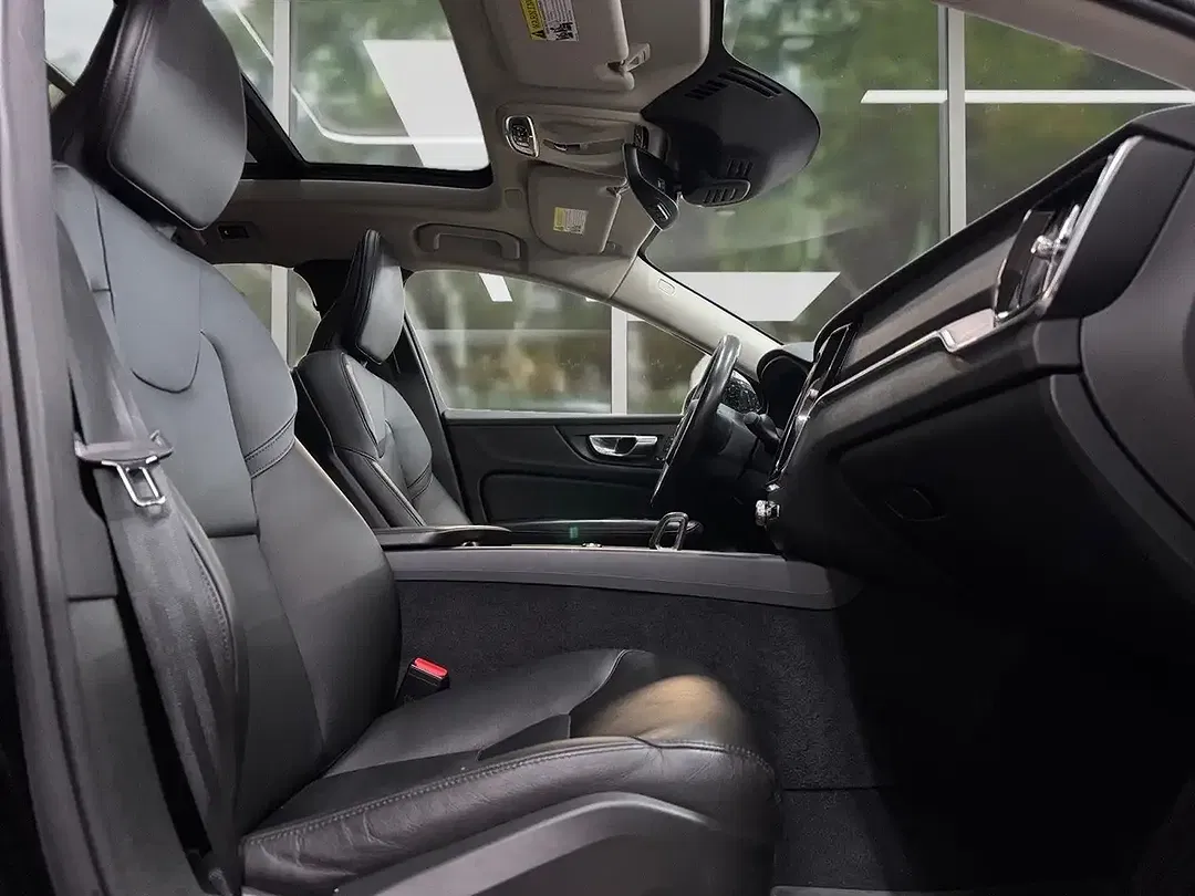 Volvo S60 - Thumbnail 4