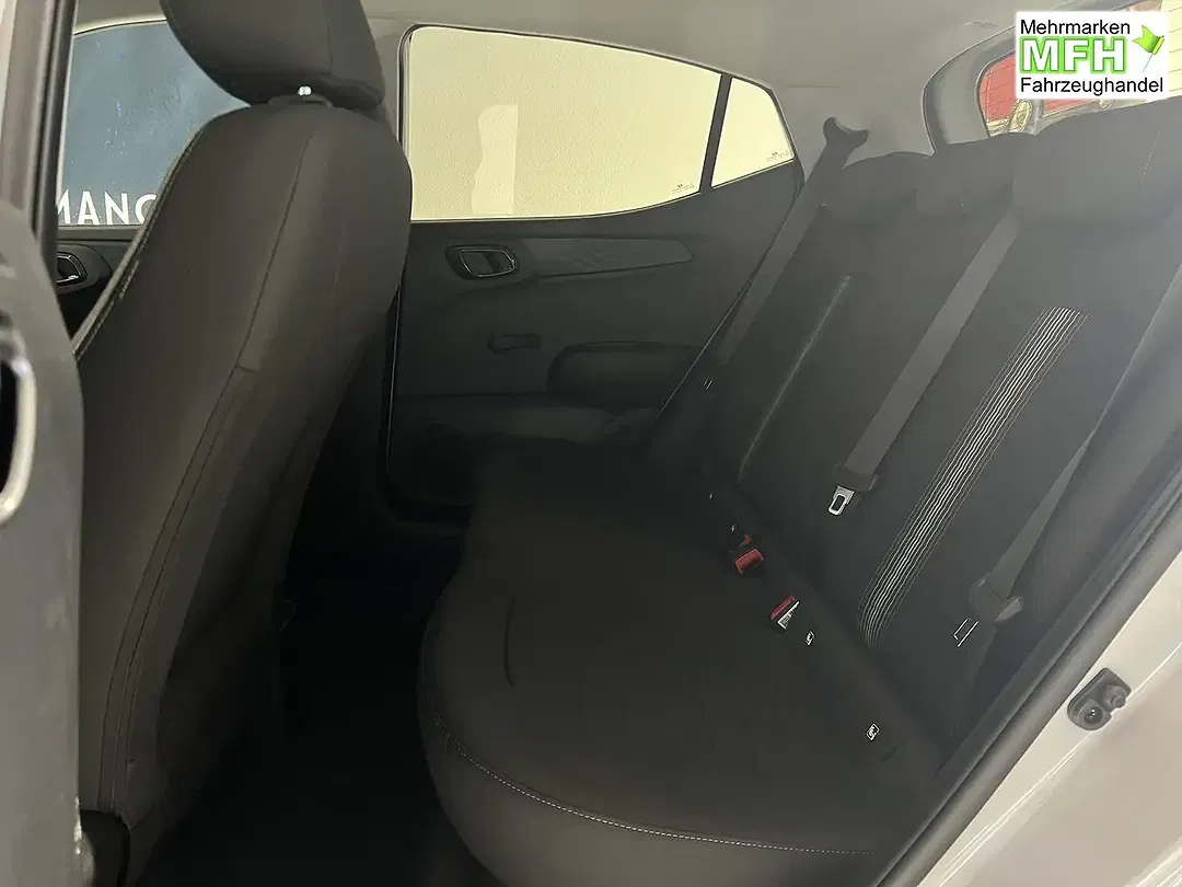 Hyundai i10 - Thumbnail 14