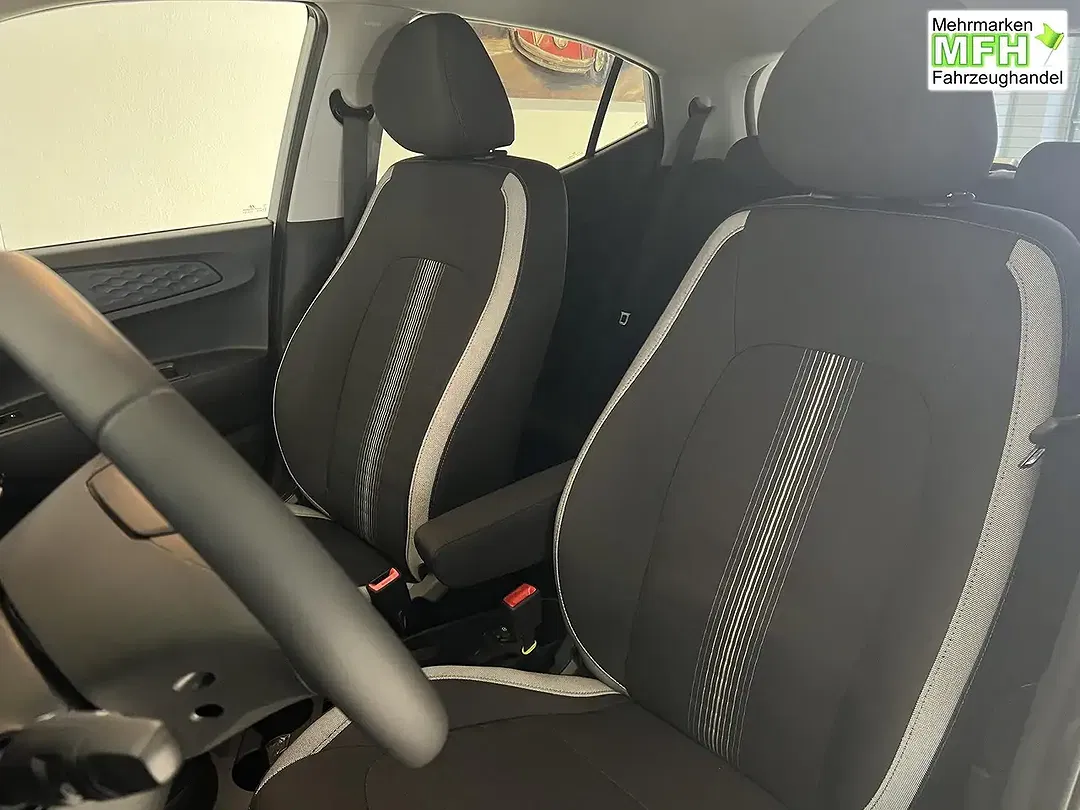 Hyundai i10 - Thumbnail 9