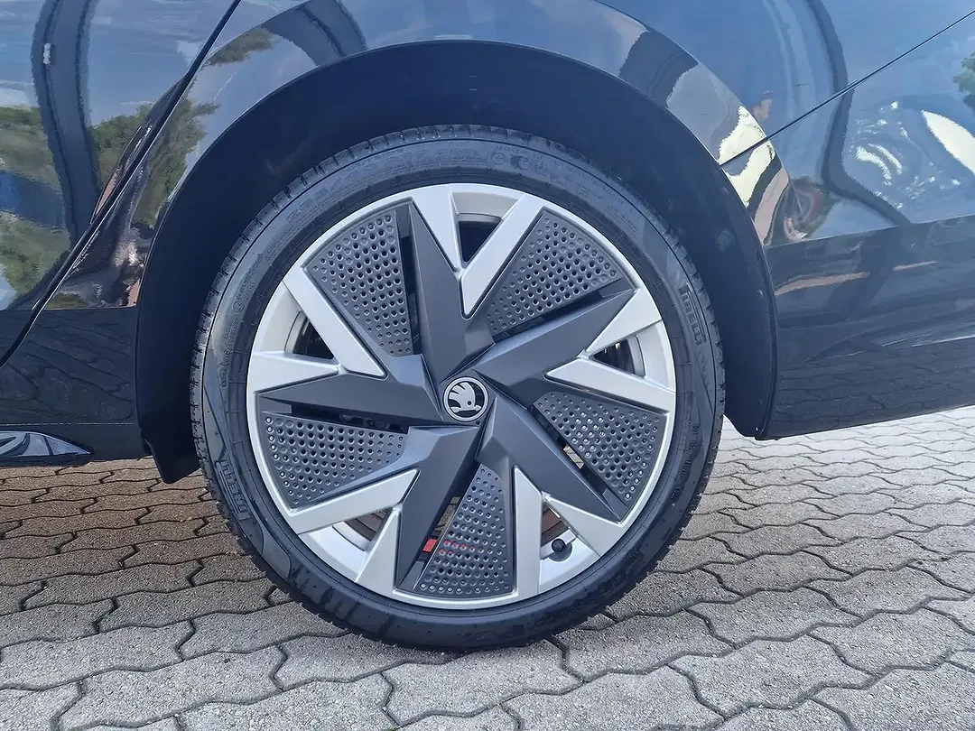 Skoda Superb - Thumbnail 10