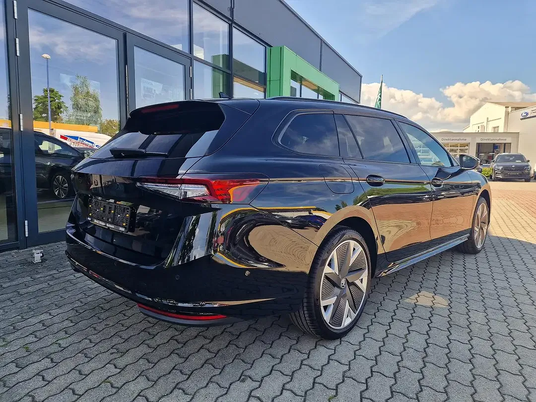 Skoda Superb - Thumbnail 3