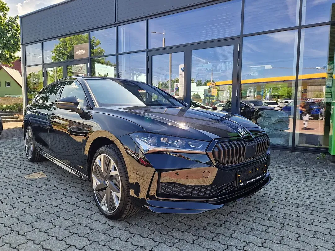 Skoda Superb - Thumbnail 4