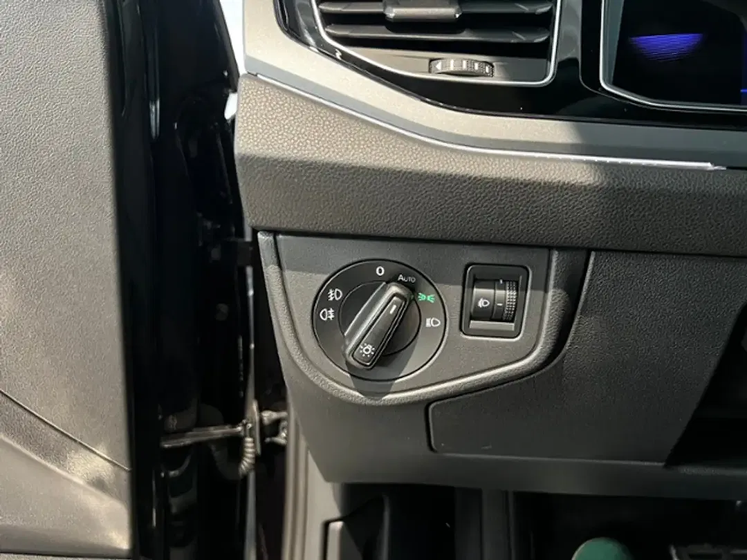 Volkswagen Polo - Thumbnail 10
