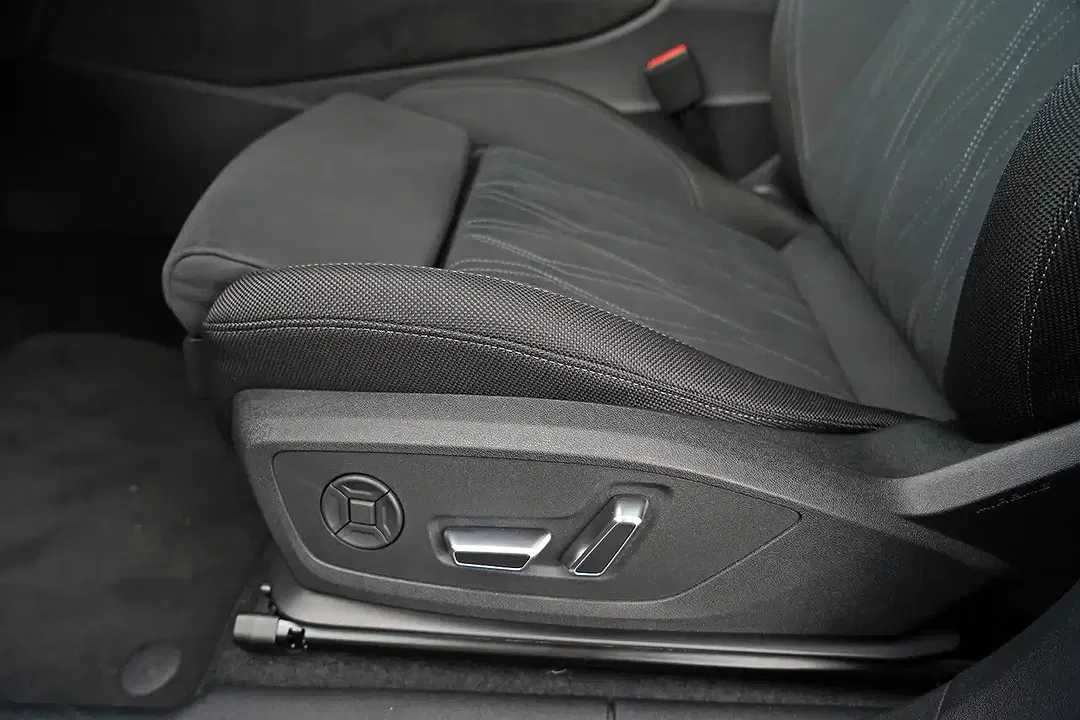 Audi Q3 - Thumbnail 12