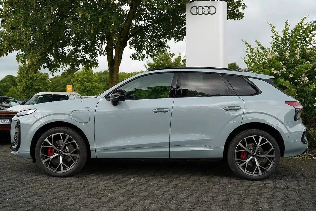 Audi Q3 - Thumbnail 5