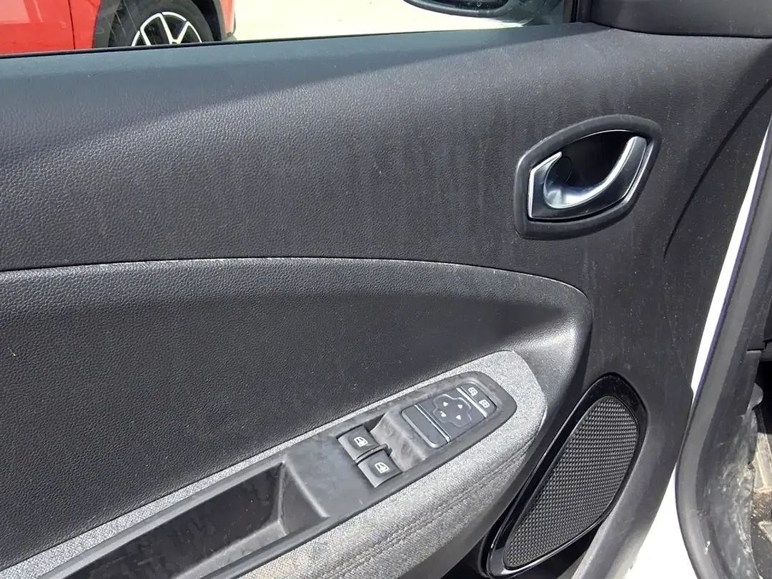 Renault ZOE - Thumbnail 12