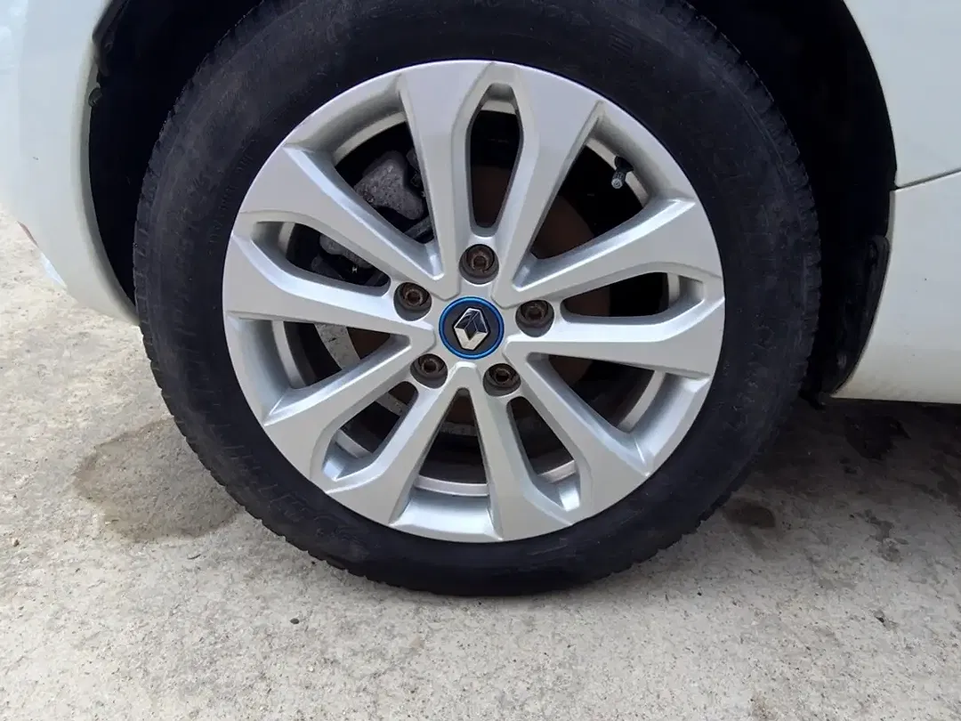 Renault ZOE - Thumbnail 15