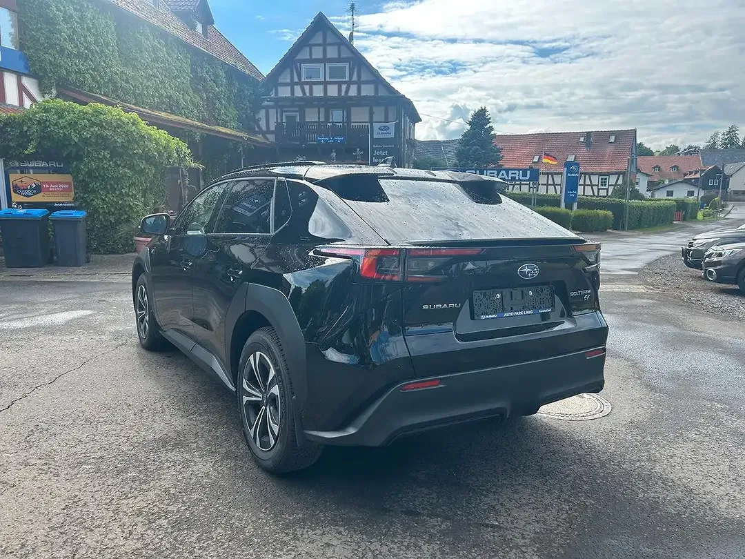 Subaru Solterra - Thumbnail 3