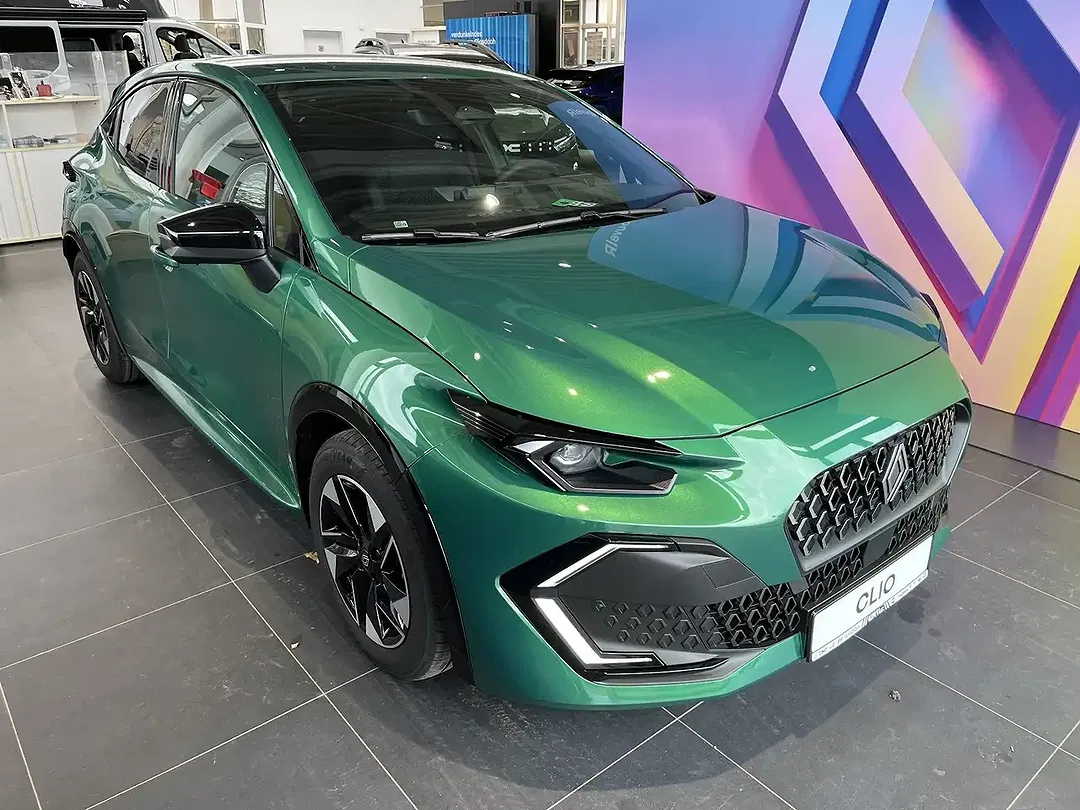 Renault Clio - Thumbnail 3