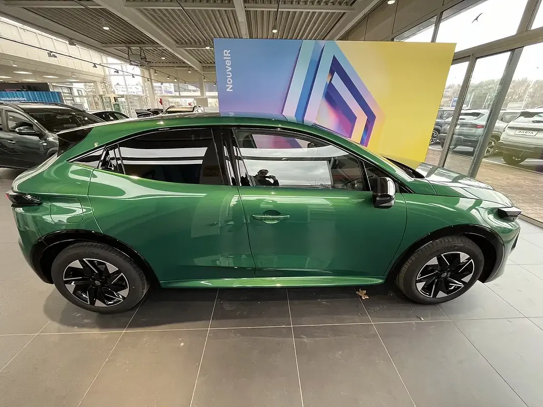Renault Clio - Thumbnail 4
