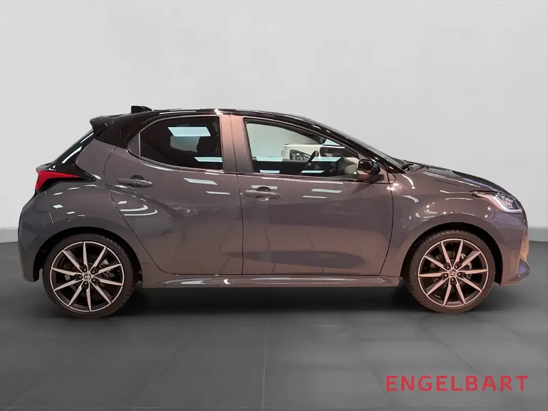 Toyota Yaris - Thumbnail 4