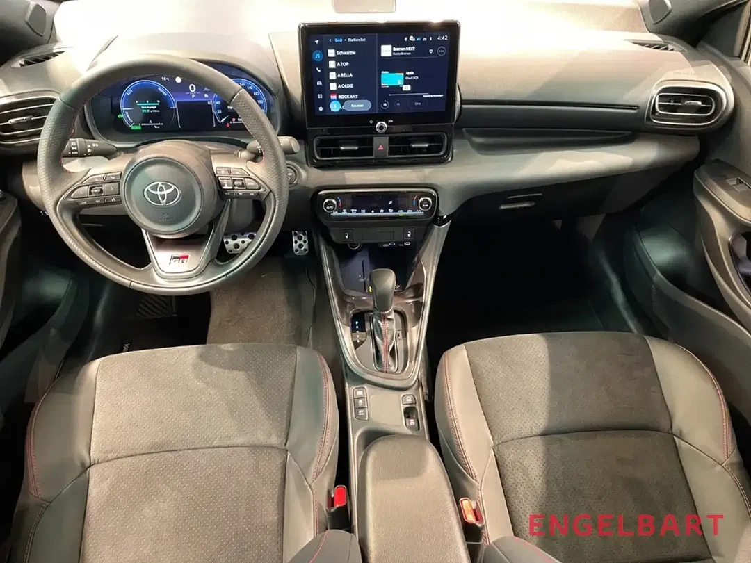 Toyota Yaris - Thumbnail 8